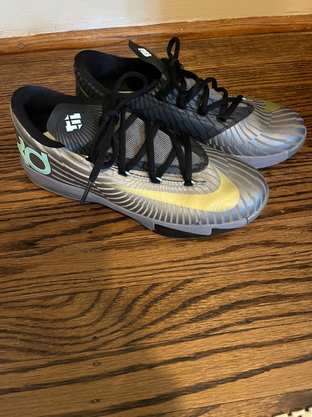 Nike Gray and Gold KD Kevin Durant Low-Top Basketball Shoes with Mint Accent